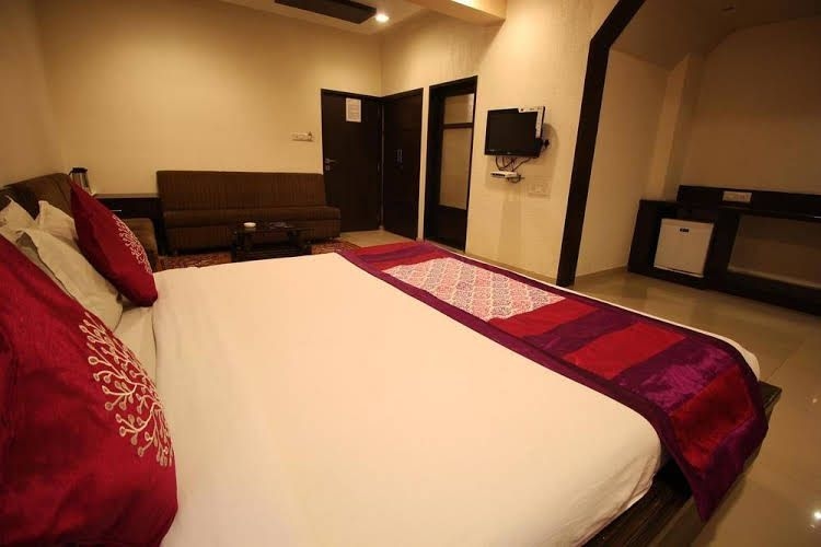 OYO Premium Law Garden C G Road4