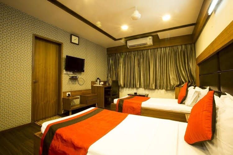 OYO Premium Ashram Road II1