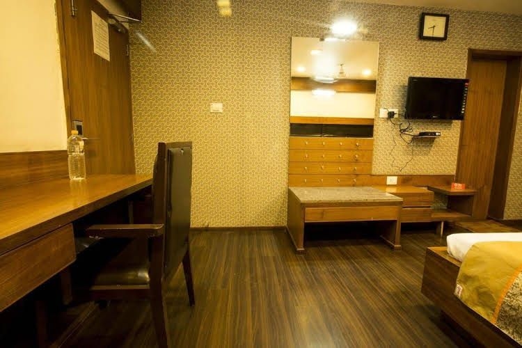 OYO Premium Ashram Road II0