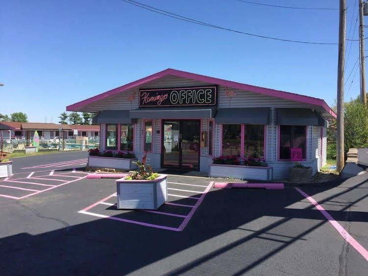 Flamingo Motel & Suites0