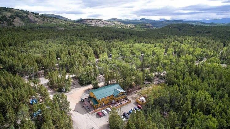 Hot Springs Campground & Hostel0