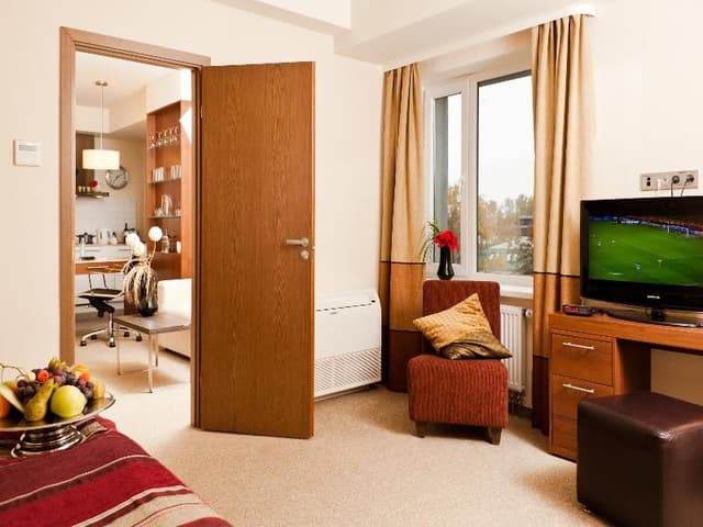SUITE TWO BEDROOMS
