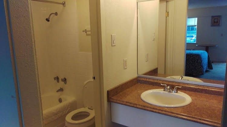Canterbury Village Hotel & Suites3