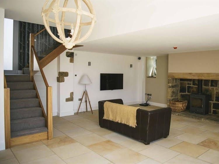 Hillcroft Barn1
