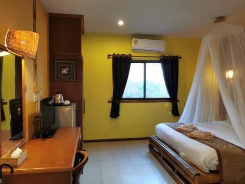 Deluxe King Room with Balcony