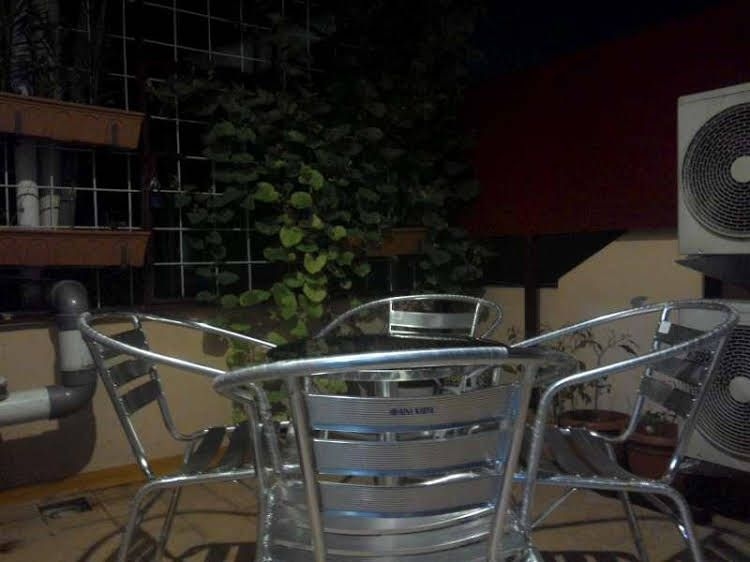 กันตอส เกสต์เฮาส์ (Kantos Guest House)1