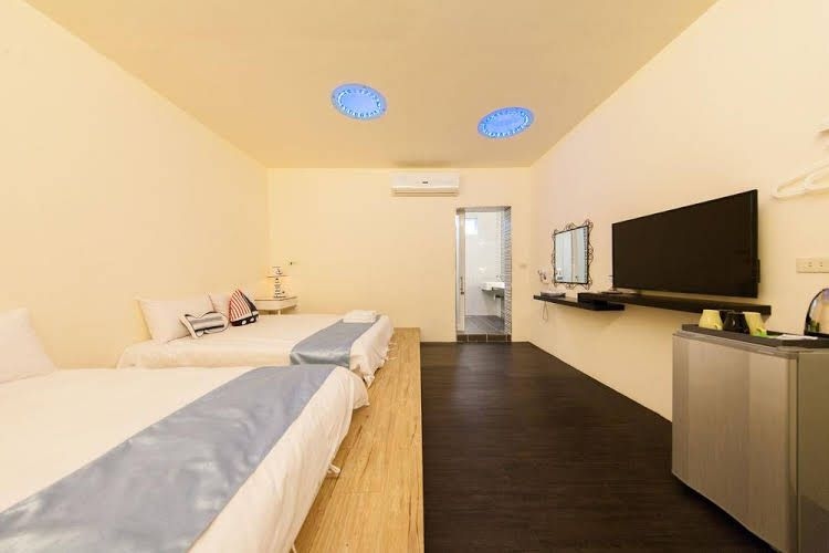Island Inn1