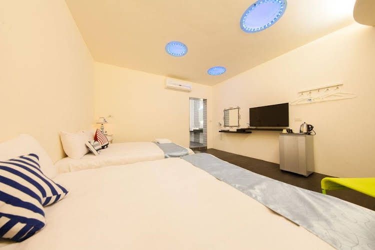 Island Inn2