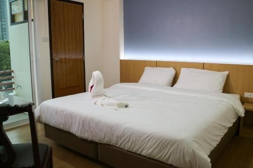 โรงแรมบีรพันธ์ (Beerapan Hotel)1