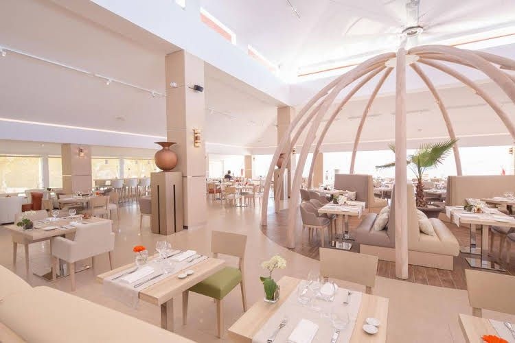 Akoya Hotel & Spa0