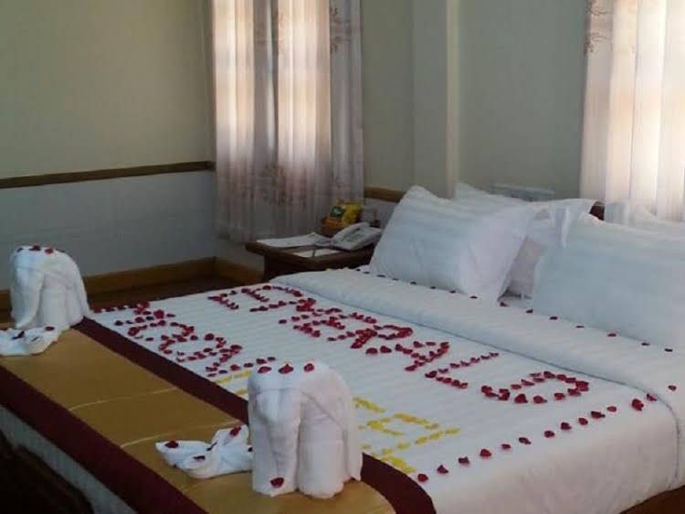 Emerald Moon Hotel3