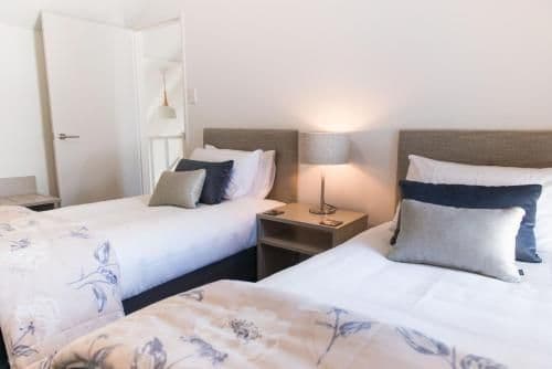 Two-Bedroom Apartment with King Bed and Twin Beds