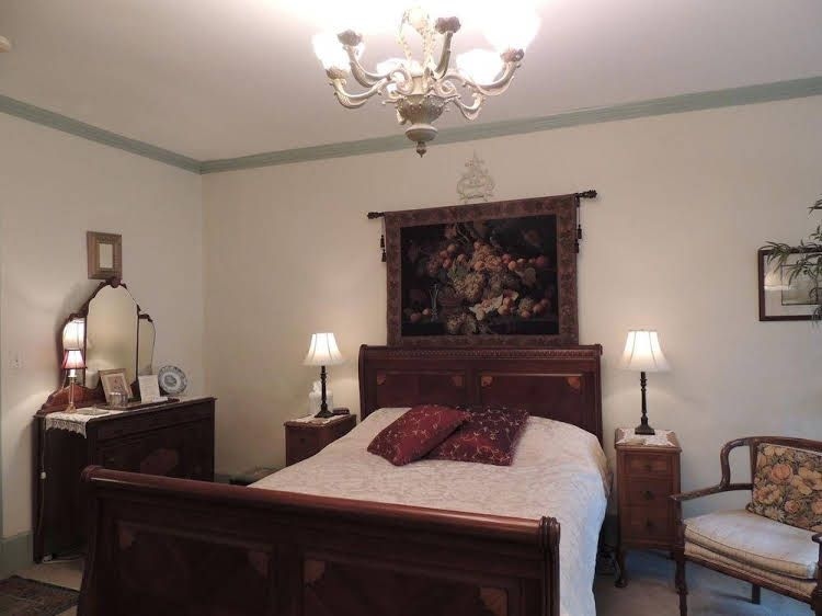 1868 Magnolia House Inn1