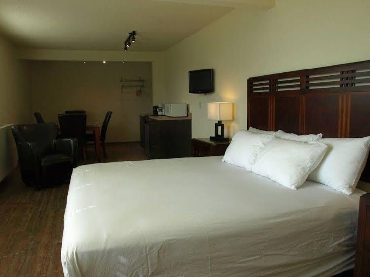 Grand Mountain Lodge3