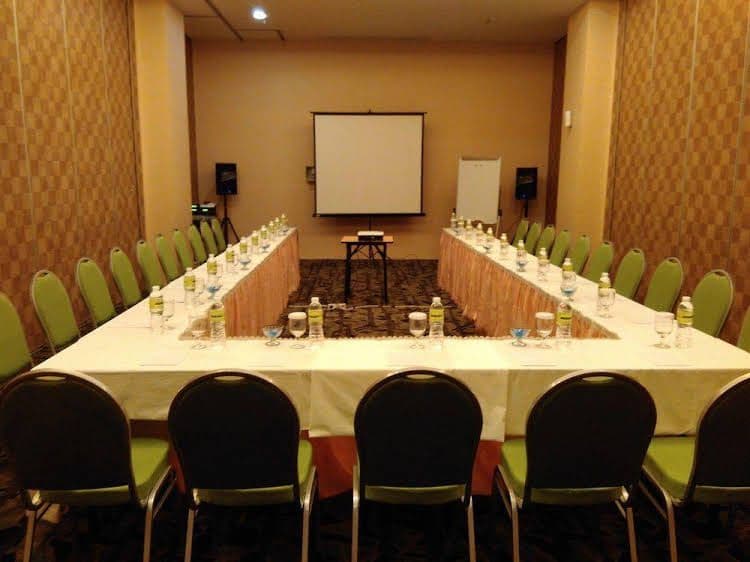 MaxOne Hotels at Pemuda MaxOne Hotels at Pemuda