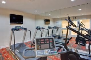 Holiday Inn Express Whitby Oshawa2