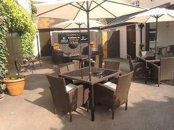 The Queens Head4