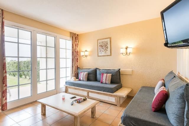 APARTMENT CAPACITY 9