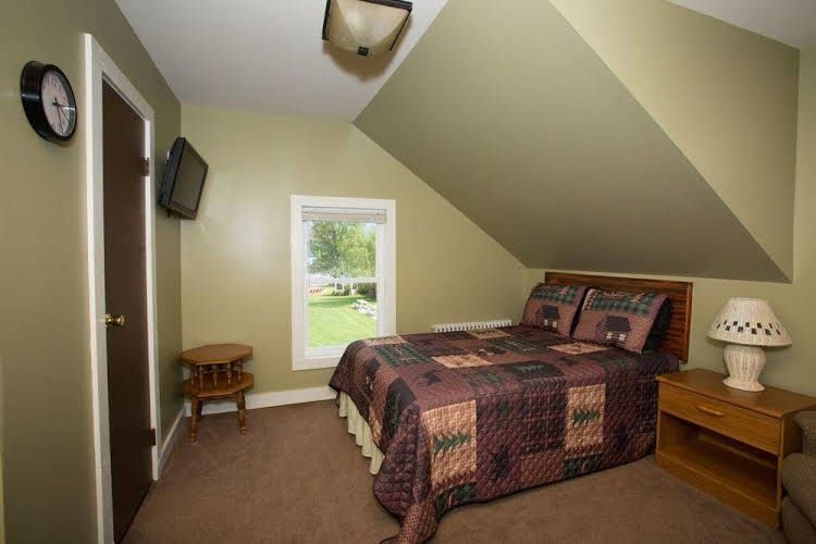 Shore Meadows Motel1