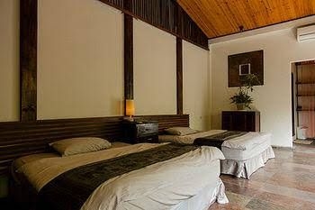 Bright Moon B&B0