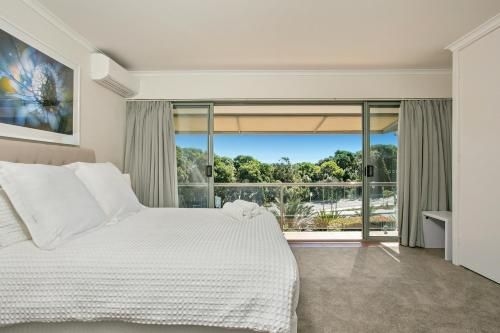 2 James Cook Apartments2