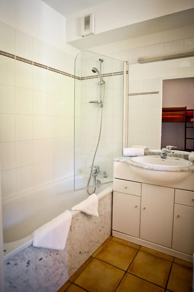 APARTMENT CAPACITY 6