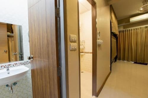 Bunk Bed in Mixed Dormitory Room