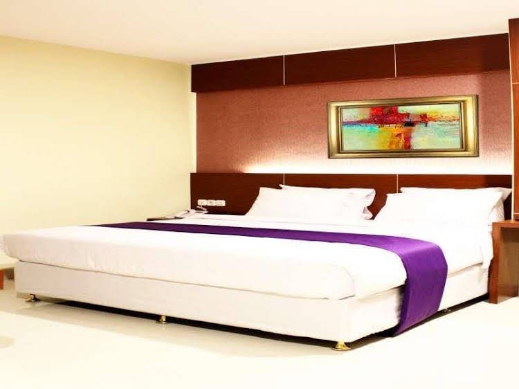Hotel Raising Makassar3