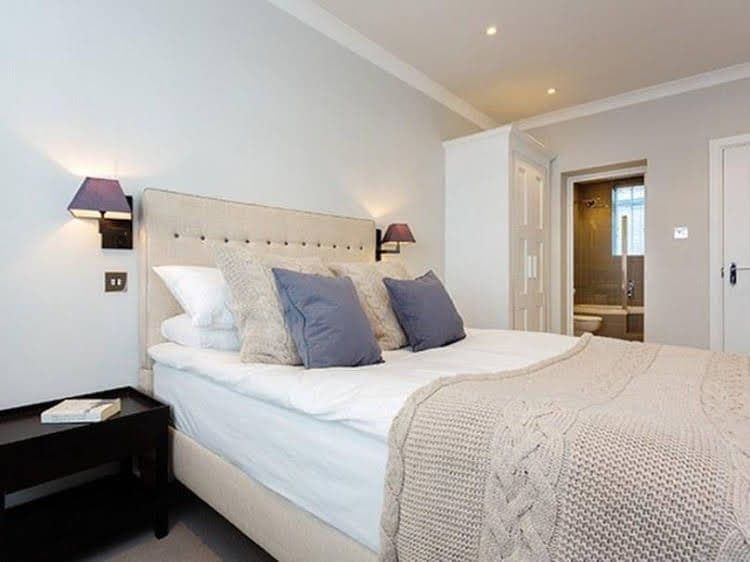 Veeve Townhouse 5 Minutes From Oxford Street 3 Bedrooms Veeve Townhouse 5 Minutes From Oxford Street 3 Bedrooms