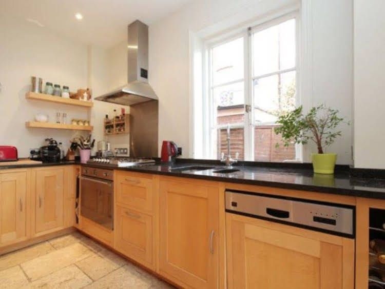 Veeve Bright Family Home With A Garden Queen Anne S Grove Chiswick1