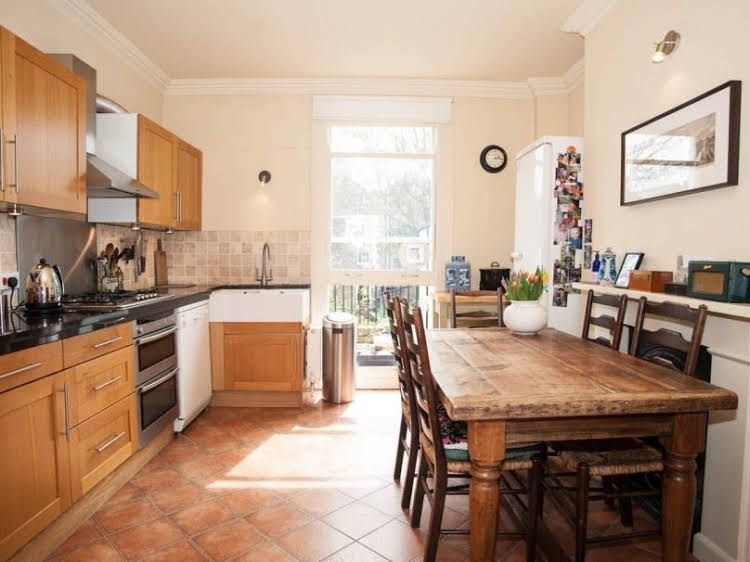 Veeve 3 Bed House On Oakley Road East London3