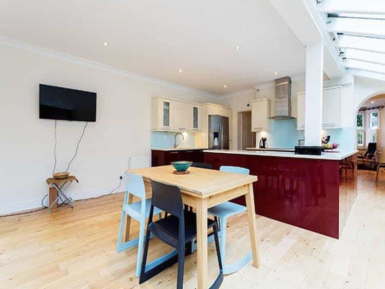 Veeve Colourful 2 Bed Family Flat Larkhall Rise Clapham Veeve Colourful 2 Bed Family Flat Larkhall Rise Clapham
