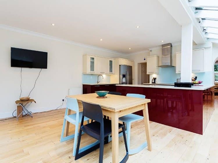 Veeve 3 Bed 3 Bath Family Home Langthorne Street Fulham4