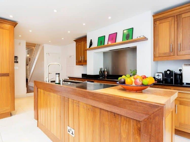 Veeve Lovely and Light 4 Bed House Honeywell Road Clapham Veeve Lovely and Light 4 Bed House Honeywell Road Clapham