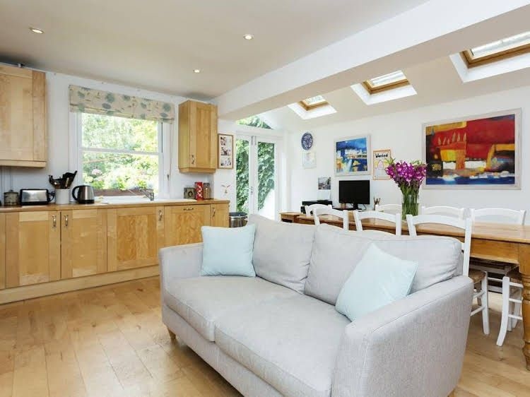 Veeve 2 Bed 1 Bath Flat Honeybourne Road West Hampstead2