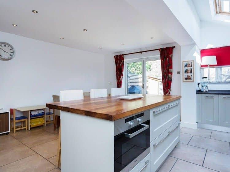 Veeve 5 Bed 3 Bath House Foxbourne Road Balham Veeve 5 Bed 3 Bath House Foxbourne Road Balham