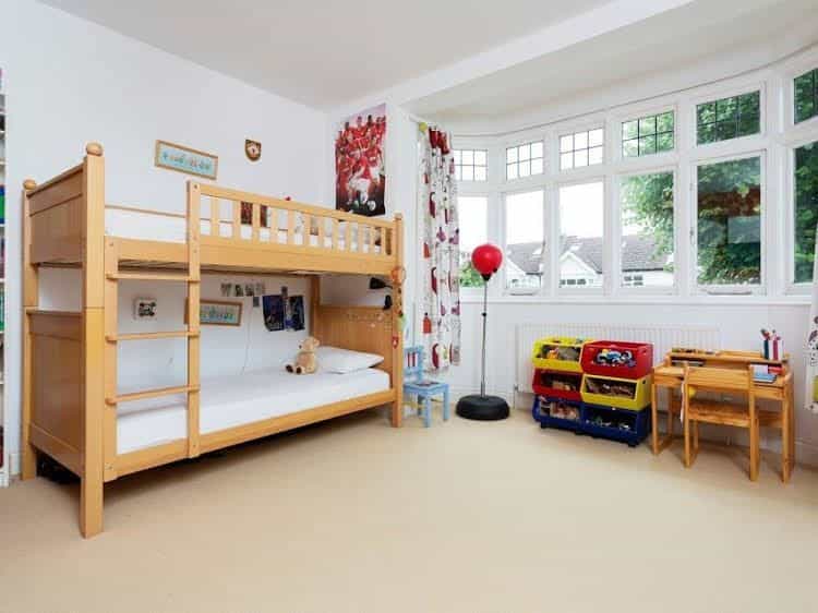 Veeve 4 Bed House On Emlyn Road West London Veeve 4 Bed House On Emlyn Road West London
