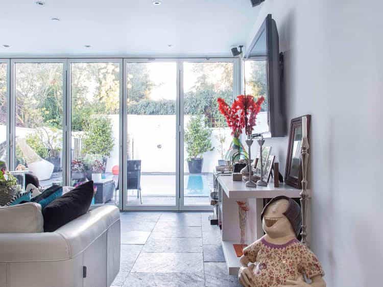 Veeve 4 Bed House With Swimming Pool Alverstone Road Willesden Veeve 4 Bed House With Swimming Pool Alverstone Road Willesden