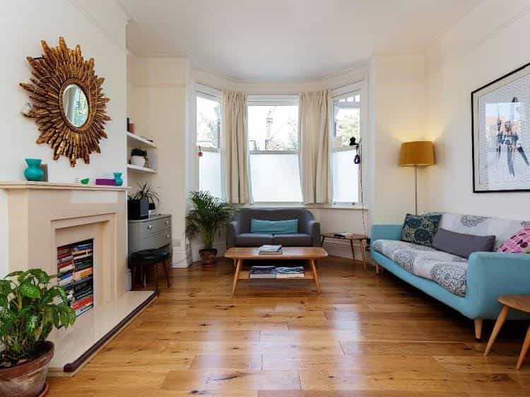 Veeve 4 Bed Home On Larden Road In Ealing Veeve 4 Bed Home On Larden Road In Ealing