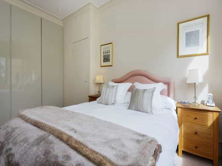 Veeve Two Bed Apartment Gledhow Gardens Kensington Veeve Two Bed Apartment Gledhow Gardens Kensington