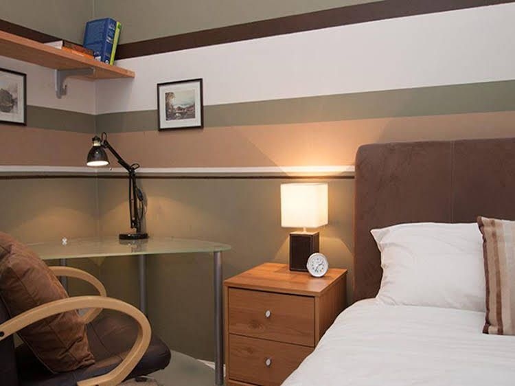 Veeve One Bedroom Apartment Cleve Road West Hampstead0