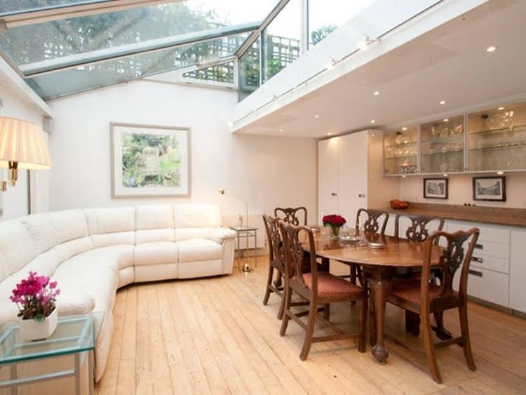 Veeve Queensdale Pl 3 Bed 3 Bath Mews House Parking3