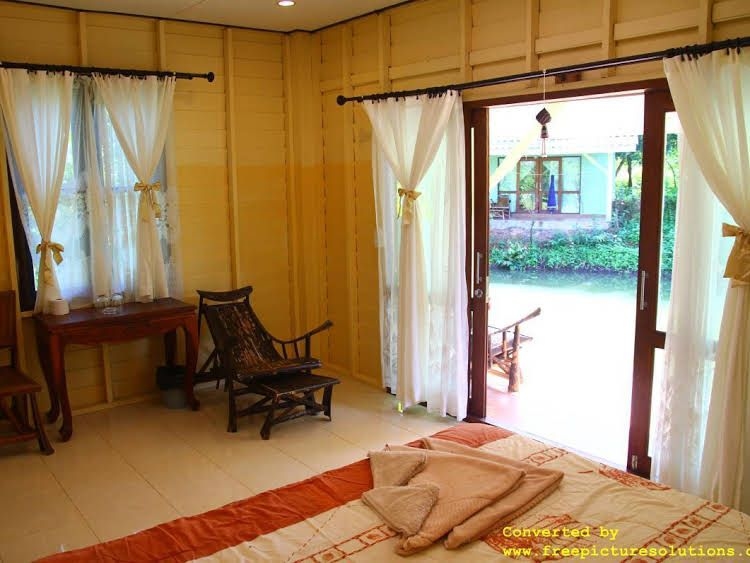 Kohmak Riverside Resort0