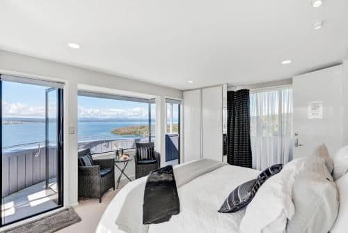 Deluxe Suite with Spa Bath