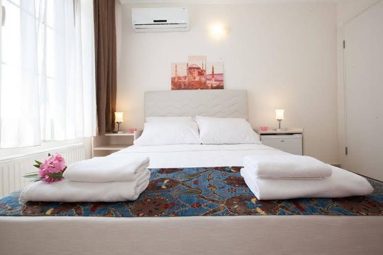 Galley Hotel3