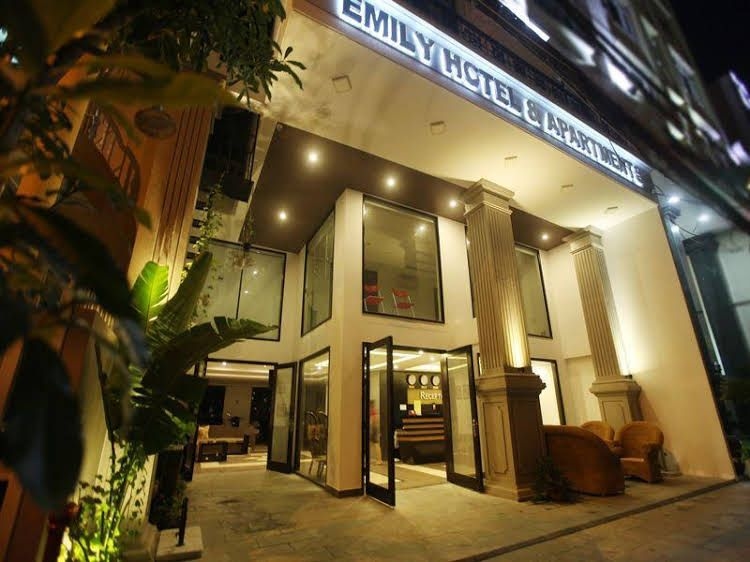 Emily Hotel1