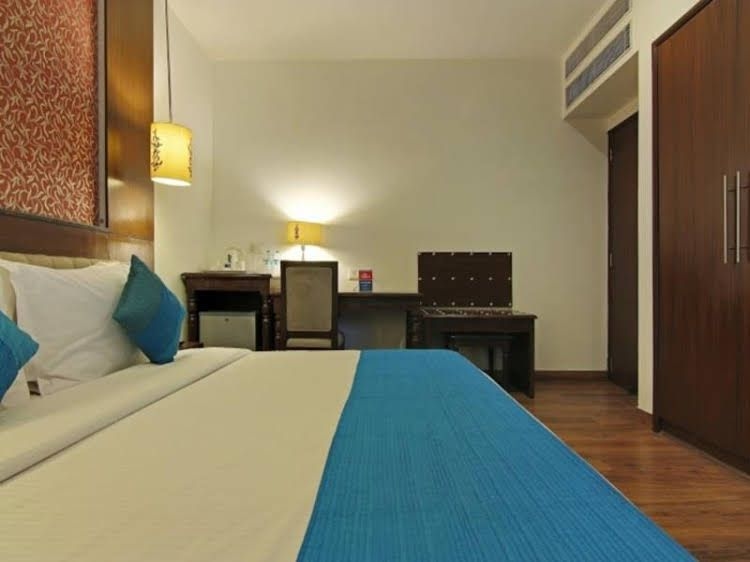 Zo Rooms GK-1 M Block Market3