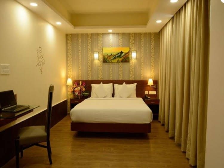 Hotel Samarpan Nesh Inn0