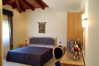 โรงแรม วิลลา โรมานา (Hotel Villa Romana)4