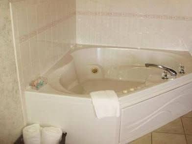 Econo Lodge Inn and Suites Econo Lodge Inn and Suites